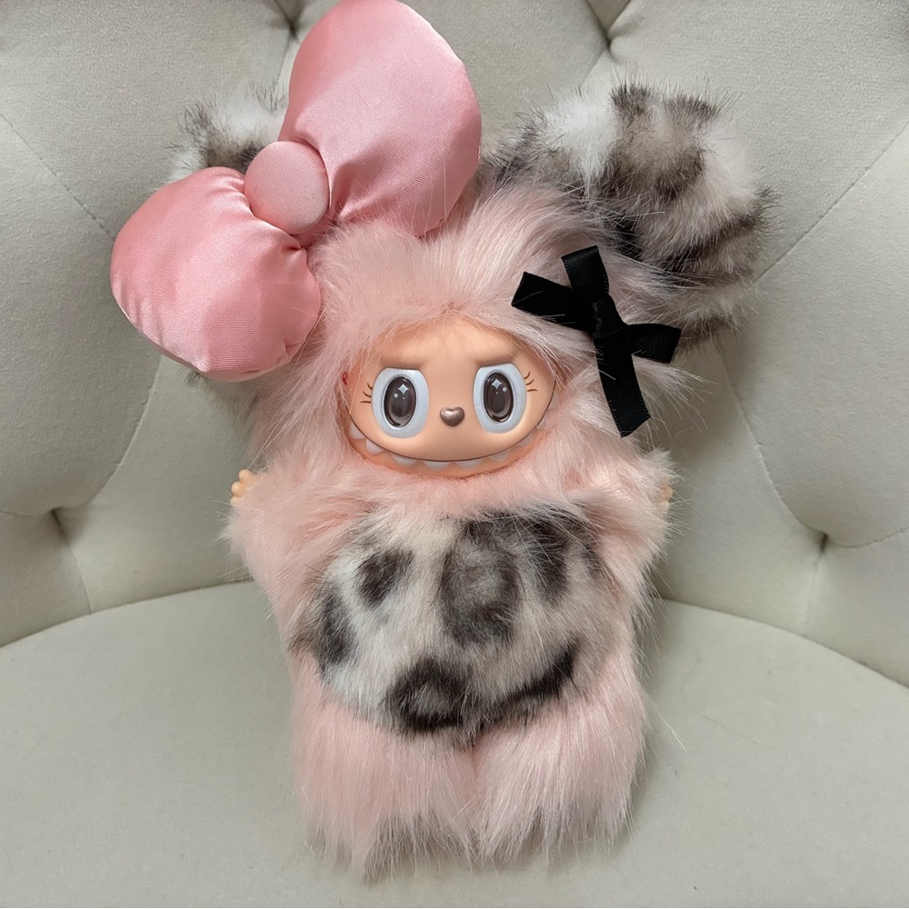 Beautiful leopard and pink custom labubu bear - New, high-quality custom